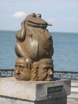 1111438790787_pamyatnik-zhabe4.jpg