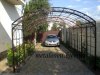 opora-pod-vinograd-kak-naves-dlia-avto.JPG