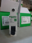 Schneider Easy9 C20.png