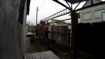GOPR1795___Заводим каркас ворот в направляющую рейку.jpg